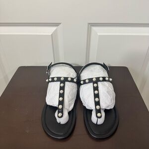 Torrid Black and Pearl T Strap Sandal Size 9 Extra Wide Width